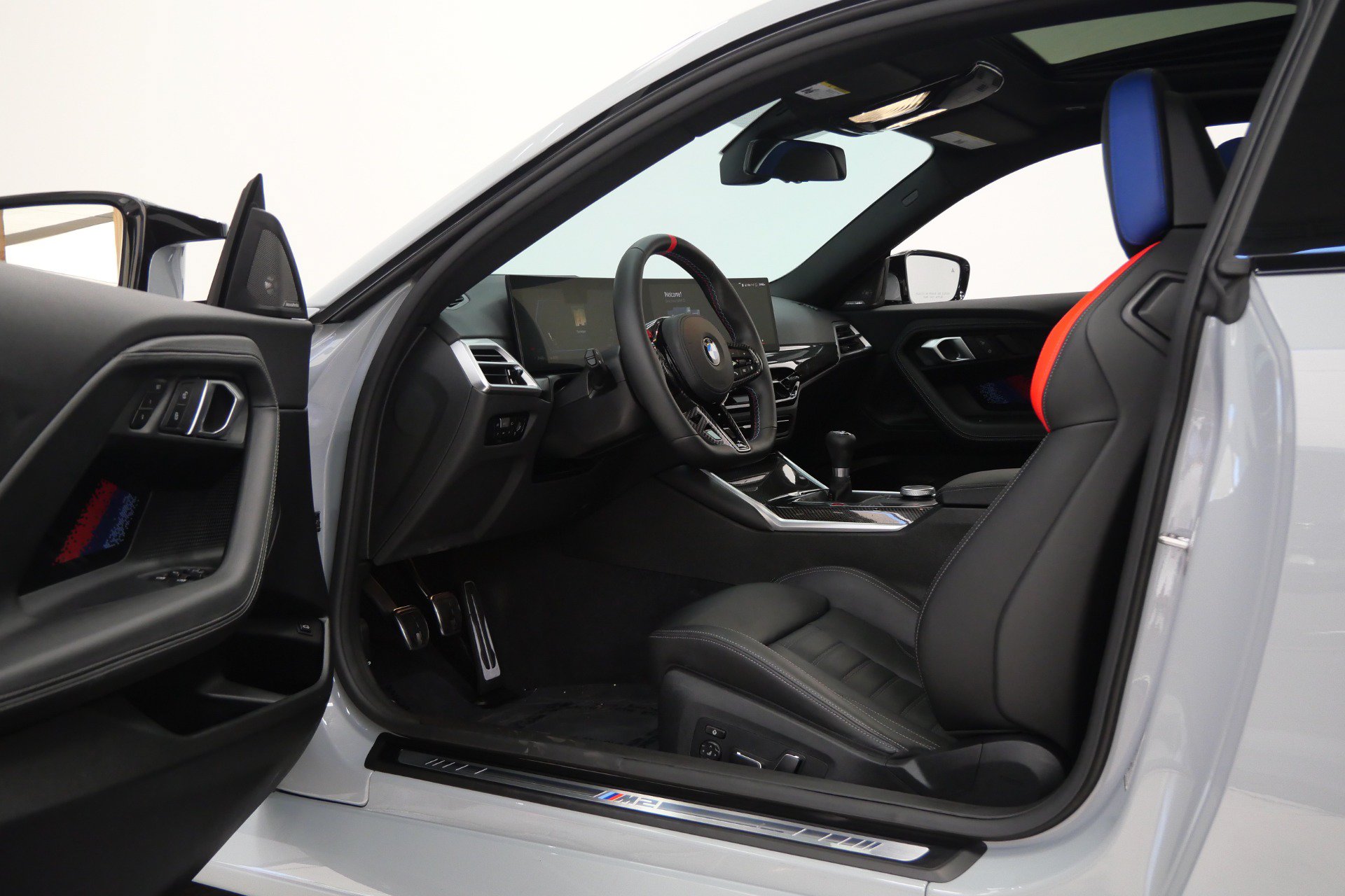 Used 2026 BMW M2 w/ Lighting Package RWD image 22