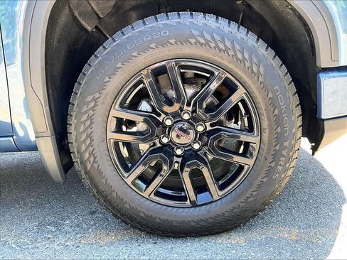 Used 2024 GMC Sierra 1500 Pro w/ Graphite Edition AWD/4WD image 9