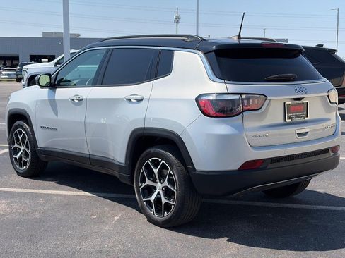 Used 2024 Jeep Compass Limited AWD/4WD image 8