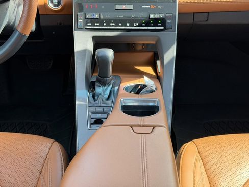 Used 2019 Toyota Avalon Limited FWD image 15