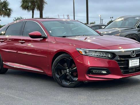 Used 2020 Honda Accord Touring image 2