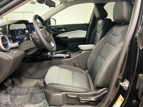 New 2026 Chevrolet Trax LT w/ Driver Confidence Package FWD image 12