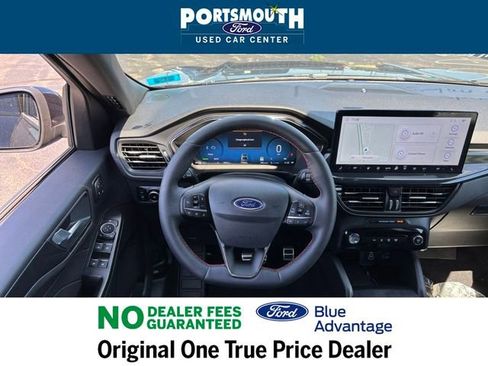 Used 2024 Ford Escape ST-Line Select w/ Tech Pack #2 image 7