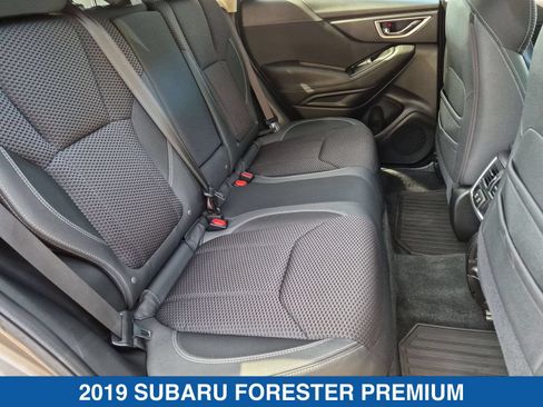 Used 2019 Subaru Forester Premium AWD/4WD image 23