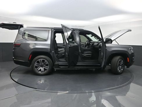 Used 2022 Jeep Wagoneer Series III w/ Convenience Group I AWD/4WD image 45