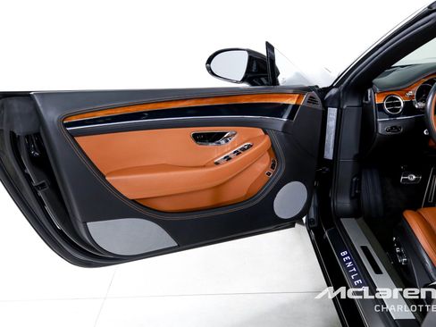 Used 2021 Bentley Continental GT image 11