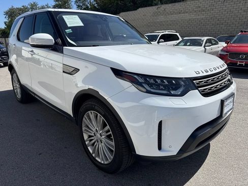 Used 2017 Land Rover Discovery SE AWD/4WD image 4