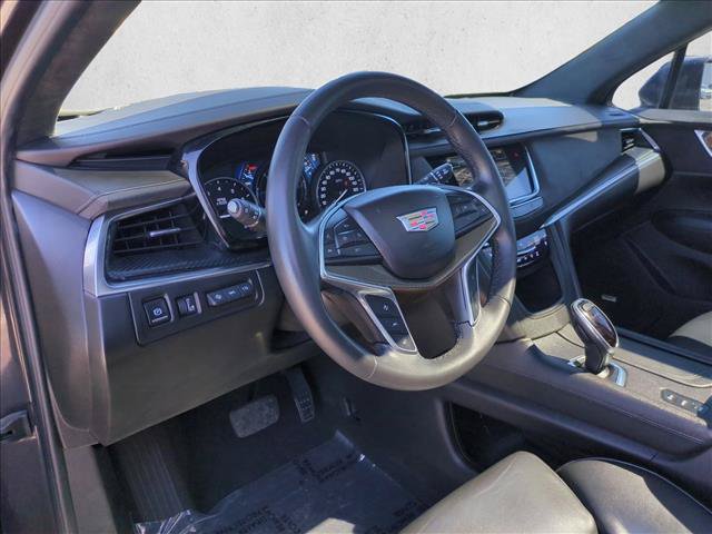 Used 2017 Cadillac XT5 Platinum w/ Driver Assist Package AWD/4WD image 10
