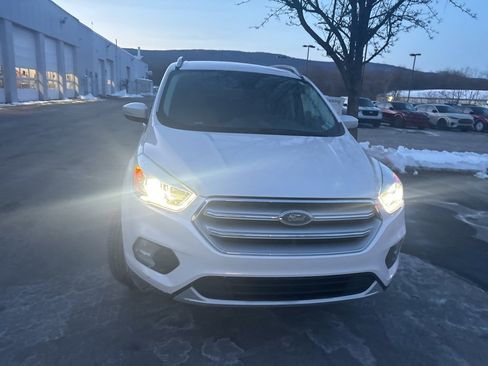 Used 2018 Ford Escape Titanium image 2