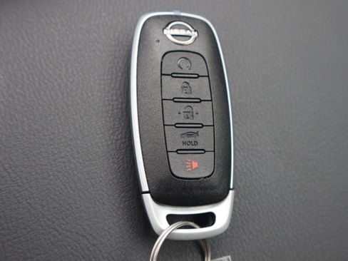 Used 2024 Nissan Sentra SR w/ SR Premium Package image 27