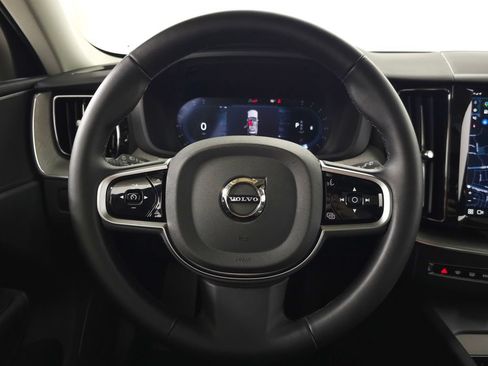 Certified 2025 Volvo XC60 B5 Plus AWD/4WD image 19