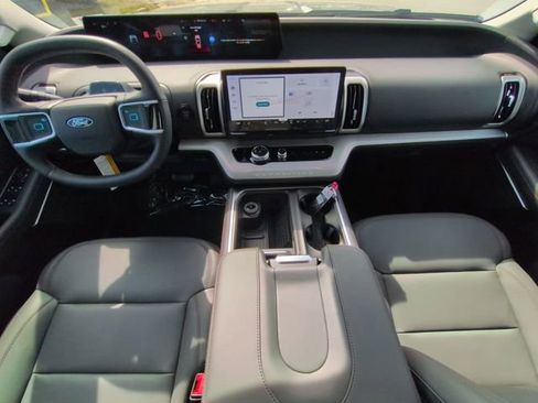 New 2025 Ford Expedition Max Active image 15