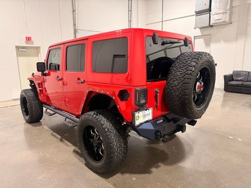 Used 2016 Jeep Wrangler Unlimited Sahara w/ Connectivity Group image 7