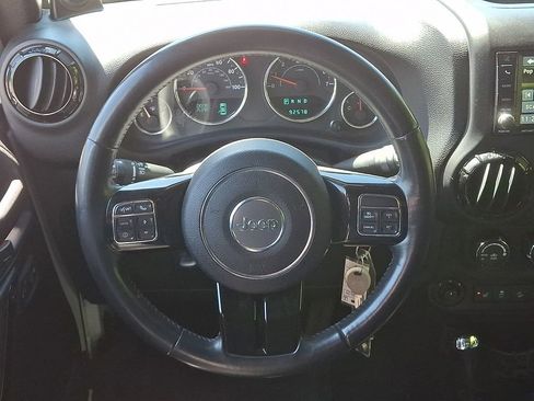 Used 2014 Jeep Wrangler Unlimited Sahara AWD/4WD image 19