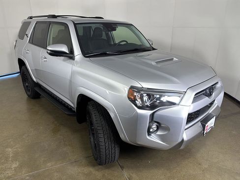 Used 2022 Toyota 4Runner TRD Off-Road Premium w/ TRD Black Wheel Package (TMS) AWD/4WD image 7