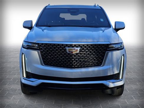 Used 2023 Cadillac Escalade ESV Premium Luxury image 2