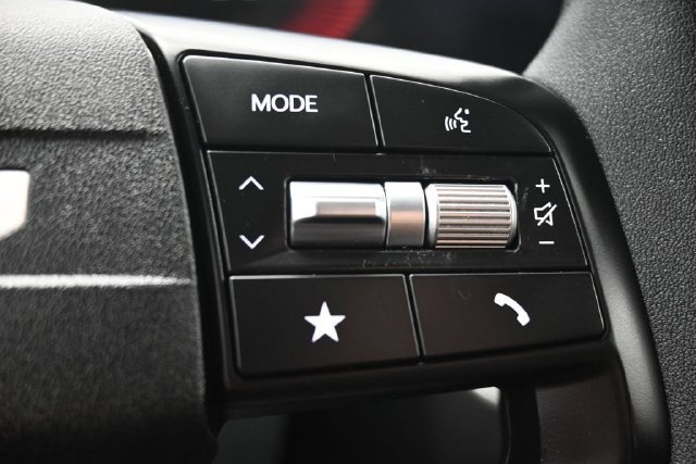 Used 2025 Kia K4 FWD image 24