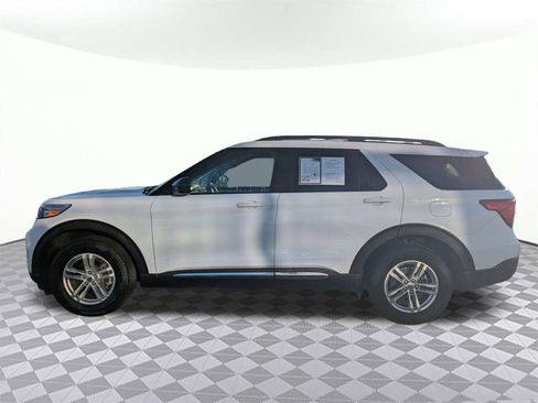 Used 2022 Ford Explorer XLT image 6