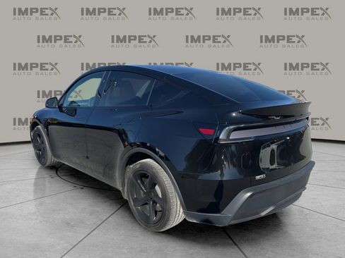 Used 2026 Tesla Model Y Long Range image 3