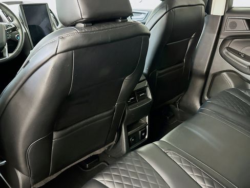 Used 2024 Ford Edge Titanium image 27