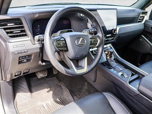 Used 2024 Lexus GX 550 w/ Accessory Package (Z1) AWD/4WD image 10