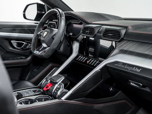 Used 2020 Lamborghini Urus AWD/4WD image 35