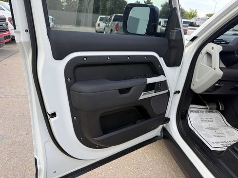 Used 2020 Land Rover Defender 110 SE AWD/4WD image 6