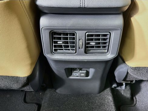 Used 2025 Toyota RAV4 Limited FWD image 29