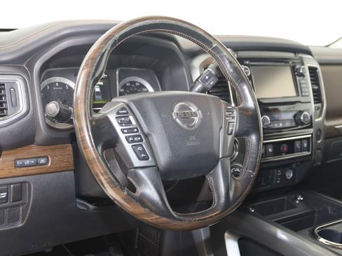 Used 2018 Nissan Titan Platinum Reserve w/ Platinum Utility Package AWD/4WD image 6