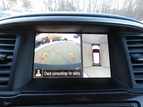 Used 2020 Nissan Pathfinder SL image 29