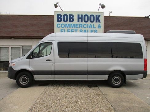 Used 2025 Mercedes-Benz Sprinter 2500 image 28