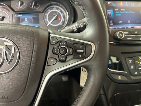 Used 2015 Buick Regal image 17