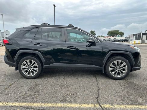 Used 2022 Toyota RAV4 XLE Premium FWD image 7