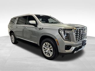 Used 2025 GMC Yukon XL Denali AWD/4WD video 3