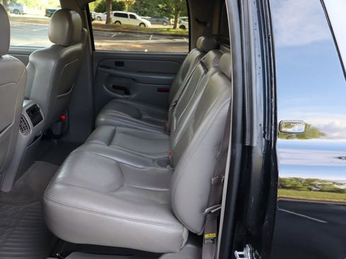 Used 2005 Chevrolet Avalanche Z71 w/ Sun And Sound Package AWD/4WD image 19