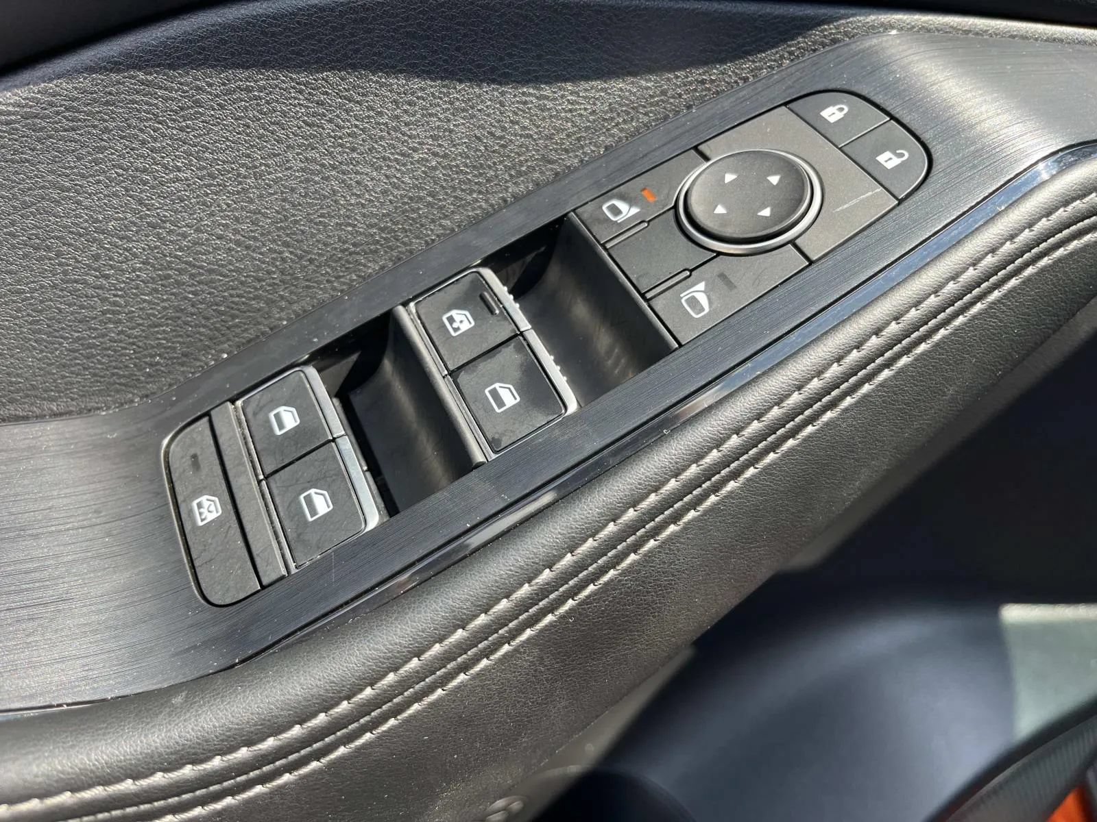 Used 2021 Nissan Rogue Platinum FWD image 31