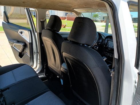 Used 2020 Kia Soul LX image 13