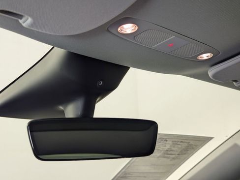 Used 2023 Tesla Model Y Long Range image 43