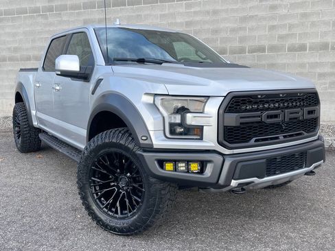 Used 2019 Ford F150 Raptor w/ Equipment Group 802A Luxury AWD/4WD image 2