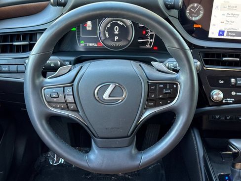 Certified 2025 Lexus ES 300h w/ Premium Package FWD image 16
