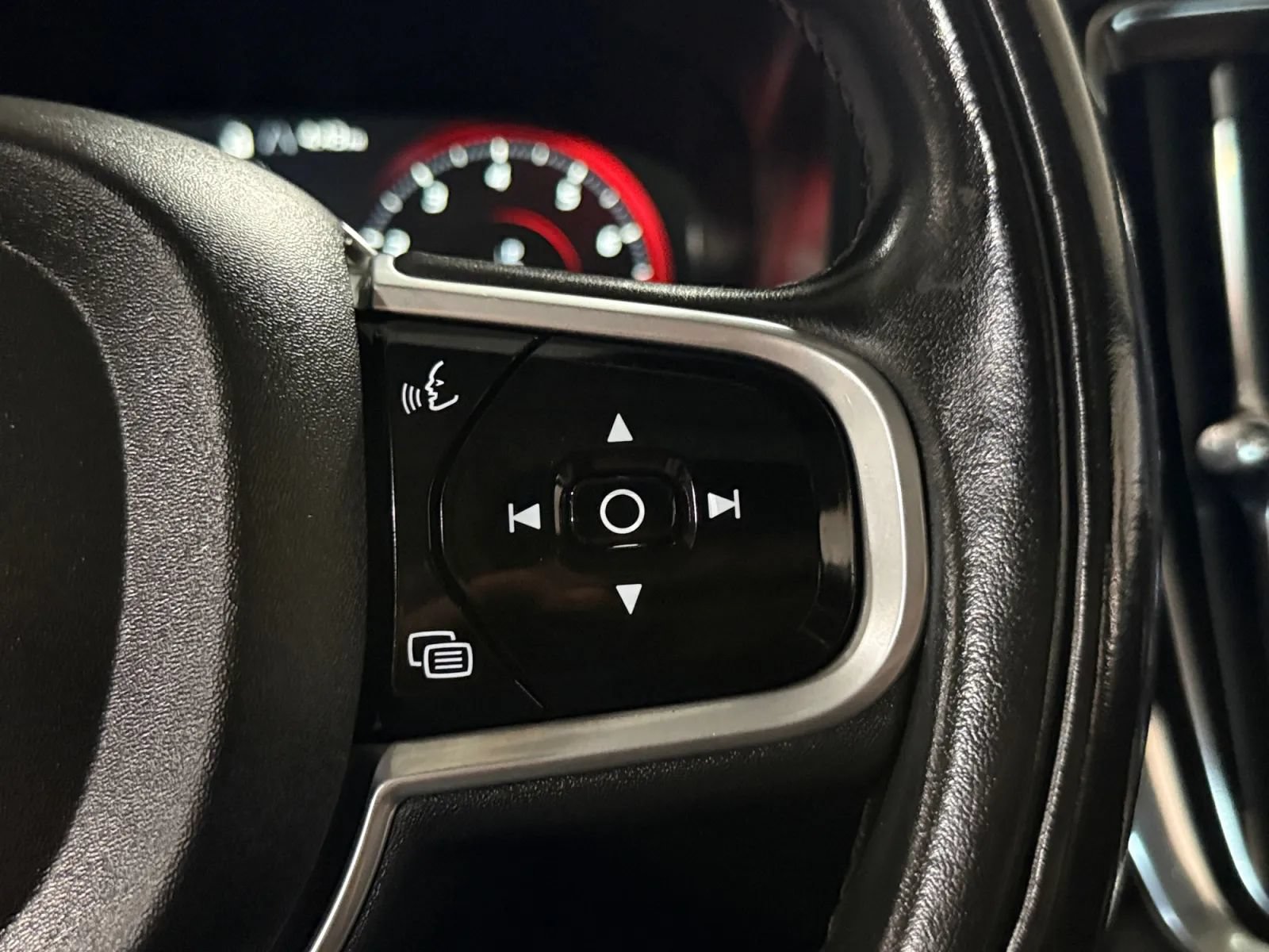 Used 2018 Volvo S90 T5 Momentum AWD/4WD image 27