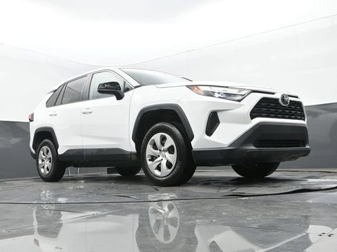 Used 2023 Toyota RAV4 LE FWD image 9