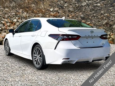 Used 2024 Toyota Camry SE w/ Cold Weather Package AWD/4WD image 11