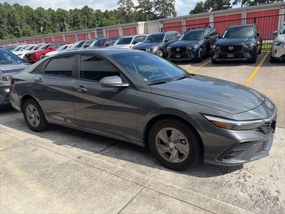 Used 2025 Hyundai Elantra SE