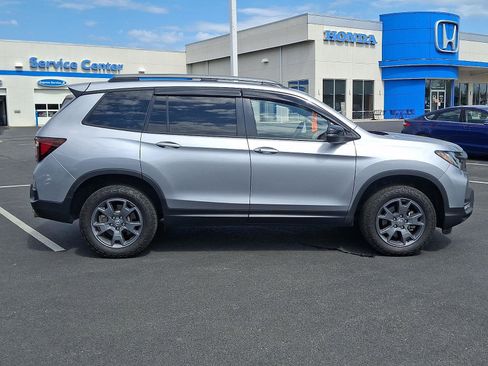 Used 2025 Honda Passport TrailSport image 7