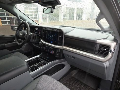 Certified 2024 Ford F250 XLT w/ Black Appearance Package image 11