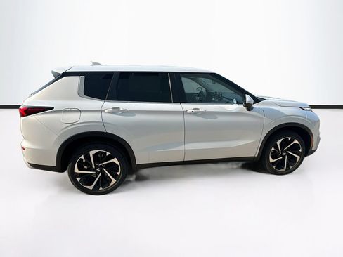 Used 2024 Mitsubishi Outlander SE AWD/4WD image 4