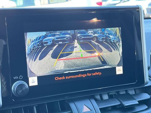 Used 2025 Toyota RAV4 XLE image 17