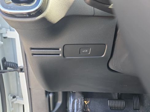 Used 2026 Volvo XC40 B5 Plus w/ Protection Package Premier image 22