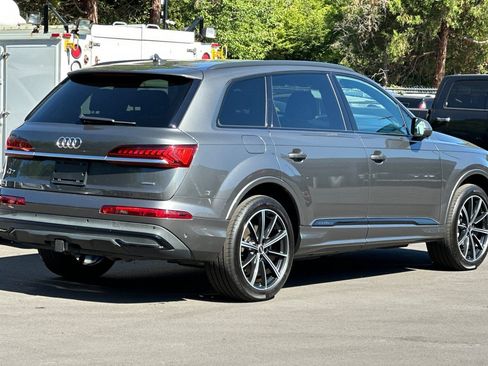 Used 2021 Audi Q7 3.0T Premium Plus w/ Premium Plus Package AWD/4WD image 4